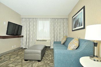 Hotel Hampton By Hilton Airport North 3*